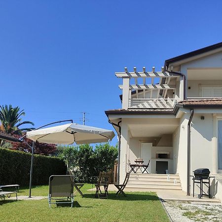 Holiday Home Casa Simone In Lido Di Camaiore Exteriör bild